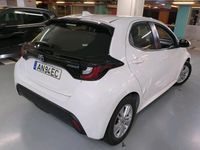 Usado Toyota Yaris Hybrid Comfort 115 HP (84 kW) 2021 Branco
