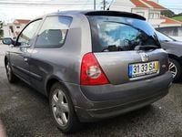 Usado Renault Clio II 75 HP (55 kW) 2001