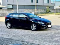 Usado Volvo V40 120 HP (88 kW) 2017 Preto
