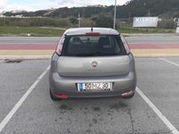 Usado Fiat Punto 86 HP (63 kW) 2012 Cinzento Citadino
