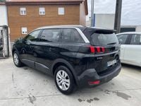 Usado Peugeot 5008 130 HP (95 kW) 2018 Preto Monovolume
