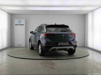 Usado VW T-Roc Life 116 HP (85 kW) 2024 Azul SUV
