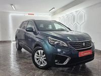 Usado Peugeot 5008 Active 120 HP (88 kW) 2017 Verde escuro Monovolume