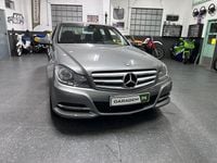 Usado Mercedes C220 Avantgarde 170 HP (125 kW) 2011 Azul Sedan