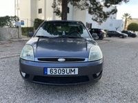 usado Ford Fiesta 1.2 Ghia apenas 170.000klms AR condicionado