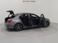 Usado Mercedes A180 AMG 116 HP (85 kW) 2025 Cinza Sedan