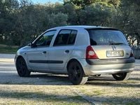 Usado Renault Clio II 75 HP (55 kW) 2002 Sedan