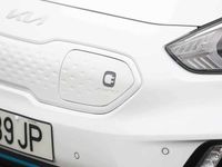 Usado Kia Niro 100 kW (136 HP) 2022 Branco SUV