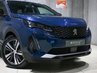 Usado Peugeot 5008 Allure 130 HP (95 kW) 2023 Azul Monovolume
