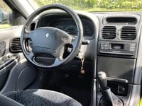 Usado Renault Laguna 115 HP (84 kW) 1997 Azul Sedan