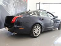 Usado Jaguar XJ Premium Luxury 300 HP (220 kW) 2015 Azul escuro Sedan