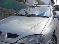 Usado Renault Mégane GrandTour 95 HP (69 kW) 2000 Cinzento Carrinha