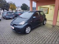 Usado Toyota Aygo Style 68 HP (50 kW) 2011 Cinza Citadino