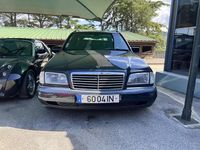 Usado Mercedes C180 122 HP (89 kW) 1996 Verde Carrinha