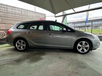 Usado Opel Astra 90 HP (66 kW) 2011 Cinzento