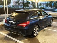 Usado Mercedes CLA180 Shooting Brake Urban 109 HP (80 kW) 2017 Azul Carrinha