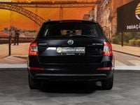 Usado Skoda Octavia Ambition 110 HP (80 kW) 2015 Preto Carrinha