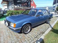 Usado Opel Rekord 75 HP (55 kW) 1980 Azul Sedan