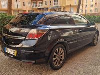 Usado Opel Astra GTC 110 HP (80 kW) 2010