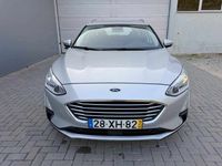 Usado Ford Focus 120 HP (88 kW) 2019 Cinzento Carrinha