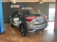Usado Toyota Yaris Comfort 72 HP (52 kW) 2018 Antracite Citadino