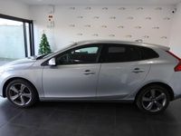 Usado Volvo V40 Kinetic 120 HP (88 kW) 2015 Cinza