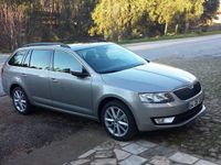 usado Skoda Octavia 1.6 (teto panorâmico)