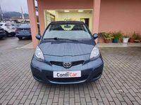 Usado Toyota Aygo Style 68 HP (50 kW) 2011 Cinza Citadino