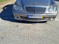 Usado Mercedes C220 143 HP (105 kW) 2004 Cinzento Sedan