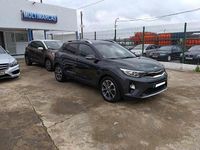 Usado Kia Stonic 120 HP (88 kW) 2017 Cinzento SUV