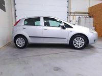 Usado Fiat Grande Punto Dynamic 75 HP (55 kW) 2010 Cinza Citadino
