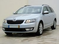 Usado Skoda Octavia Elegance 105 HP (77 kW) 2015 Cinzento Citadino