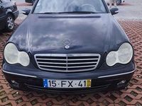 Usado Mercedes C220 Avantgarde 150 HP (110 kW) 2005 Sedan
