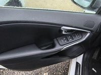 Usado Volvo V40 R-Design 116 HP (85 kW) 2013 Sedan