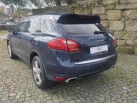 Usado Porsche Cayenne Platinum Edition 245 HP (180 kW) 2012 Azul SUV