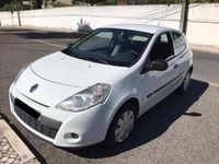 Usado Renault Clio II 68 HP (50 kW) 2009 Branco Citadino