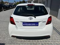 Usado Toyota Yaris Active 90 HP (66 kW) 2015 Branco Citadino