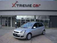 Usado Ford Fiesta 75 HP (55 kW) 2006 Cinzento Citadino