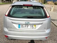 Usado Ford Focus 109 HP (80 kW) 2008 Cinzento Citadino
