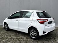 Usado Toyota Yaris Comfort 69 HP (50 kW) 2017 Branco