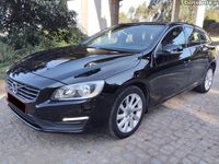 Usado Volvo V60 Momentum 181 HP (133 kW) 2014 Preto Carrinha