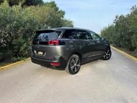 Usado Peugeot 5008 130 HP (95 kW) 2019 Verde Monovolume