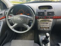 usado Toyota Avensis SW 2.0 D-4D Sol