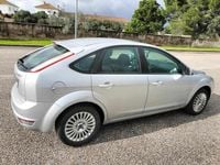 Usado Ford Focus 109 HP (80 kW) 2008 Cinzento Citadino