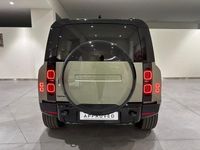 Usado Land Rover Defender 300 HP (220 kW) 2026 Verde SUV
