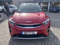 Usado Kia Stonic 79 HP (58 kW) 2025 Vermelho SUV