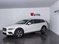Usado Volvo V60 CC Pro 197 HP (144 kW) 2022 Branco gelo  614 Carrinha