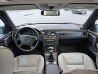 Usado Mercedes E250 150 HP (110 kW) 1998 Sedan
