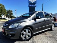 Usado Mercedes B180 109 HP (80 kW) 2010 Cinza Monovolume