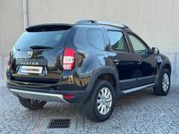Usado Dacia Duster 109 HP (80 kW) 2015 Preto SUV